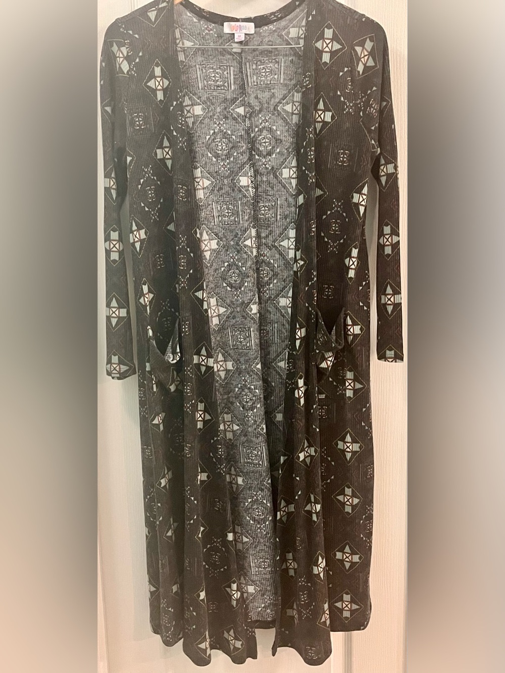 LuLaRoe Sarah, Medium. Gray/Black Aztec-Pattern Long Duster Cardigan.